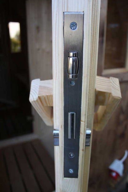 Gartensauna Sida 2140 Bausatz mit roten Dachschindeln