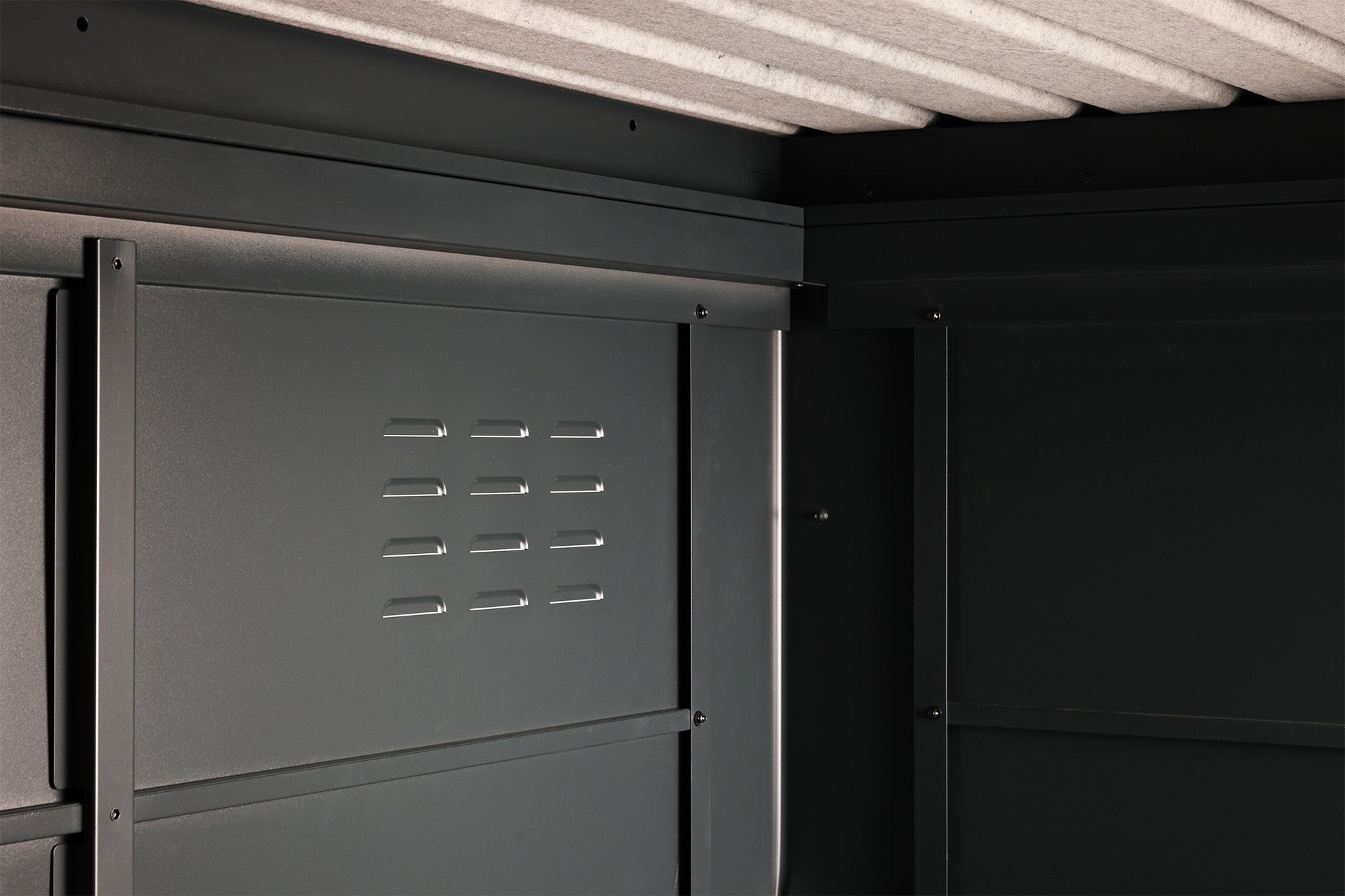 Metall-Gartenhaus / Gerätehaus Thorin 4724 Anthrazit mit Terrasse - Gartenhaus Herkommer